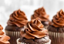 Φτιάχνουμε cupcakes σοκολάτας