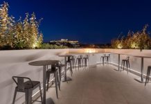 Koniama Acropolis Roof – Kαλοκαιρινές νύχτες με θέα την Ακρόπολη