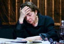 Η θεατρική άνοιξη της Μάνιας Παπαδημητρίου