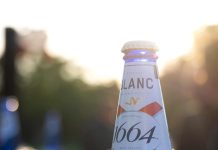 “This will blue your mind”: Η 1664 Blanc γιόρτασε την άφιξή της στην ελληνική αγορά με μία υπόσχεση