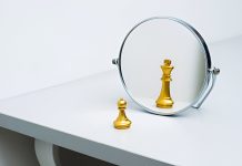 Γίνε καθρέφτης…