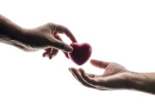 Η αγάπη δεν είναι ανταμοιβή. Είναι τρόπος να υπάρξεις.