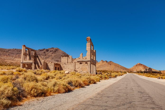 Rhyolite,Ghost,Town,In,Nevada,Desert