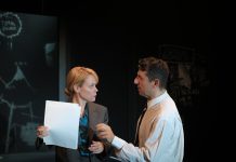 Η Schaubühne Berlin και το Θέατρο του Νέου Κόσμου παρουσιάζουν τον «Εχθρό του λαού» του Χένρικ Ίψεν