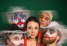 «Πτήση / Κόσοβο»: Η πολιτική κωμωδία που απογειώνεται στο Θέατρο Noūs