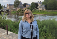 Όλγα Πατσούρα Λένη: «Η γραφή είναι ο τρόπος μου να σώζω τον εαυτό μου»