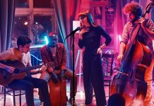 Φέτος τα Χριστούγεννα φέρε το καραόκε σπίτι σου