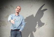 Οι υποκριτές τρώνε μαζί με τον λύκο και κλαίνε παρέα με τον βοσκό…