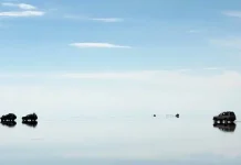 The Salar de Uyuni Effect: Ο καθρέφτης της γης που μπέρδεψε τον χρόνο