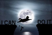 Τη μέρα αντιμετωπίζεις τον κόσμο γύρω σου και τη νύχτα… τον κόσμο μέσα σου