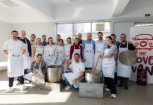 “The Love Van” και πρατήρια Shell στηρίζουν την τοπική κοινωνία στο Πέραμα με 400 γεύματα αλληλεγγύης