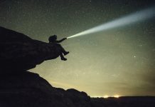 Η Τέχνη της Ουσίας: Γιατί το να μάθεις τα «σωστά» είναι πιο σημαντικό από το να ξέρεις τα «πάντα»