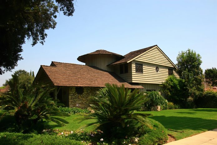 Los,Angeles,,Aug,11,,2009,-,Sunny,View,Of,Some