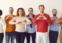 Όπου πας άφηνε αποτυπώματα καλοσύνης (Χωρίς φανφάρες)