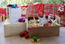 Το Σύνδρομο του «Άδειου Σαλονιού»: Γιατί θέλουμε να εξαφανίσουμε τo Χριστουγεννιάτικο δέντρο πριν τα Φώτα;