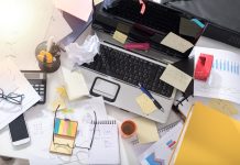 Ψηφιακό Ξεσκόνισμα: Η μόνη δίαιτα που δεν περιλαμβάνει φαγητό (αλλά κάνει καλό στο στομάχι)