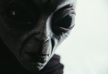 Τrump vs. UFO: η αλήθεια βρίσκεται εκεί έξω…