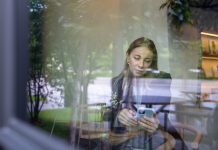 After-orbiting: Η ψηφιακή κατασκοπεία που κάνεις και εσύ (και το ξέρεις)