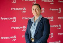 Freenow by Lyft: Η ιστορία της Χριστίνας από τη Χερσόνησο που «σπάει» τα στερεότυπα στον κλάδο του ταξί