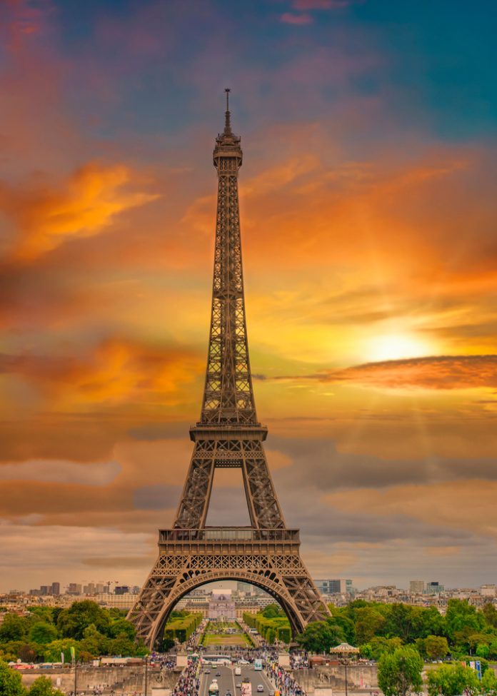 Eifel,Tower,Sunset,In,Paris