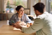 Mankeeping: Η αόρατη δουλειά των γυναικών στις σχέσεις