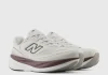 New Balance 1080v15: Το πιο αγαπημένο running παπούτσι της εταιρείας αποκτά την πιο κομψή του εμφάνιση
