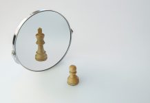Οι άνθρωποι δεν θέλουν να είναι ευτυχισμένοι. Θέλουν να έχουν δίκιο.