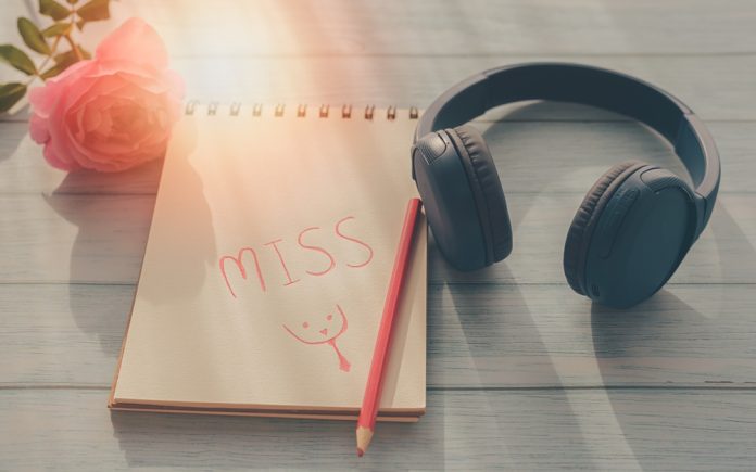 Red,Text,"miss,U",On,Notebook,earphones,And,Pink,Rose,On