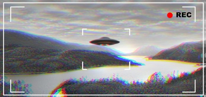 Ufo,,Alien,And,Camcorder,Viewfinder,With,A,Spaceship,Flying,In