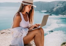 Languishing: Γιατί πολλοί νιώθουν ψυχική κόπωση ακόμη και στις καλοκαιρινές διακοπές;
