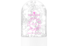 essence GLIMMER IN A BUBBLE: Η νέα συλλογή που χαρίζει λάμψη σε κάθε look