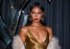 Η Jasmine Tookes λανσάρει το νέο Pearl Glow Body Oil και επαναφέρει τη λάμψη στο σώμα με πολυτελή τρόπο