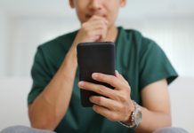 Text Chemistry vs Real Chemistry: Γιατί υπάρχει τέλεια επικοινωνία στα μηνύματα αλλά όχι από κοντά