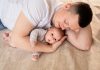 Dad Bod: Η επιστήμη εξηγεί γιατί αλλάζει το σώμα μετά την πατρότητα