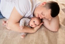 Dad Bod: Η επιστήμη εξηγεί γιατί αλλάζει το σώμα μετά την πατρότητα