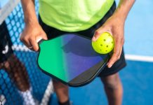 Pickleball: Το άθλημα που ξεκίνησε για τους 50+ και έγινε παγκόσμια μόδα