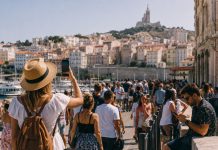 Όταν μια πόλη γίνεται σκηνικό για Instagram
