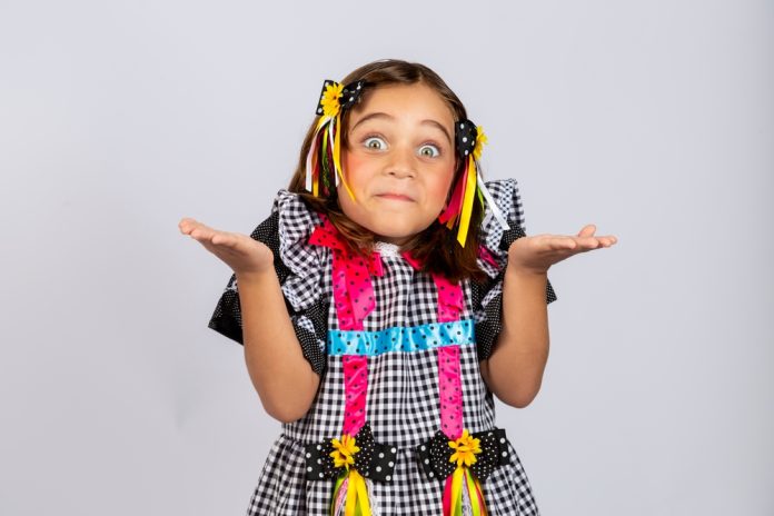 I,Don't,Know.,Doubtful,Girl,Shrugging,Her,Shoulders,And,Opening