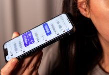 Τέσσερα λεπτά voice message; Γιατί;